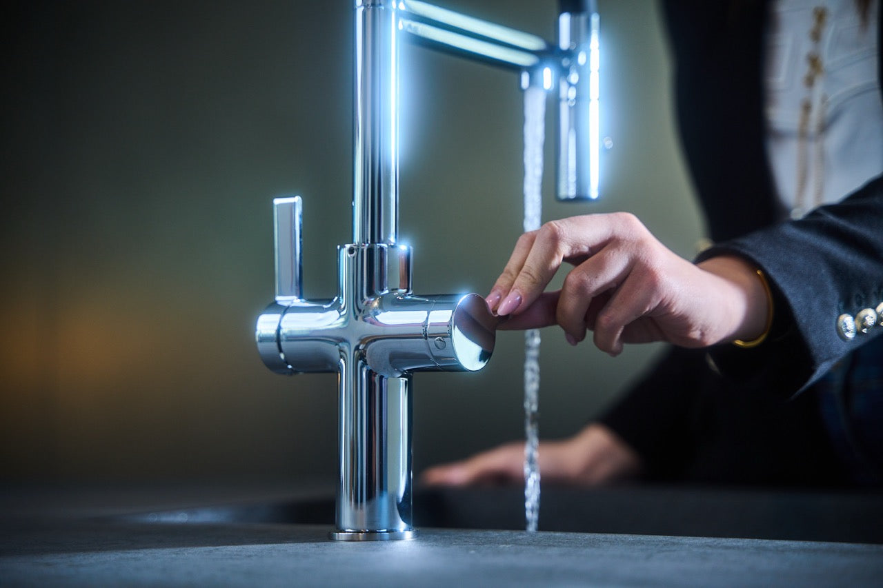 3 Way Kitchen Filter Tap, FC, with 360° swivel spout and 2-jets removable Spray, Chrome / Black