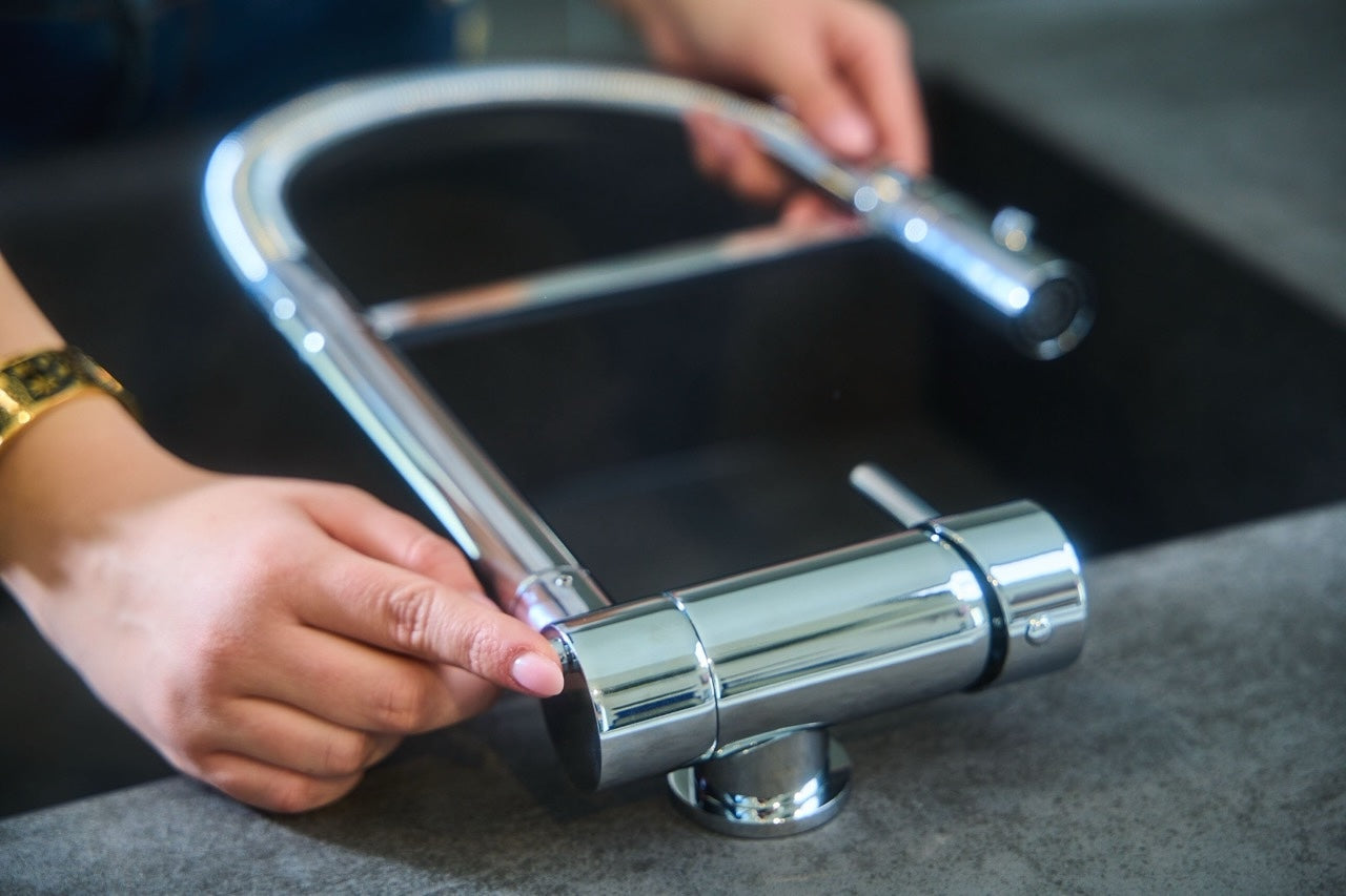 Under Window Kitchen Tap, folding spout to reach 6 cm, handle on LEFT side, with 360° swivel spout and 2-jets removable Spray, Chrome