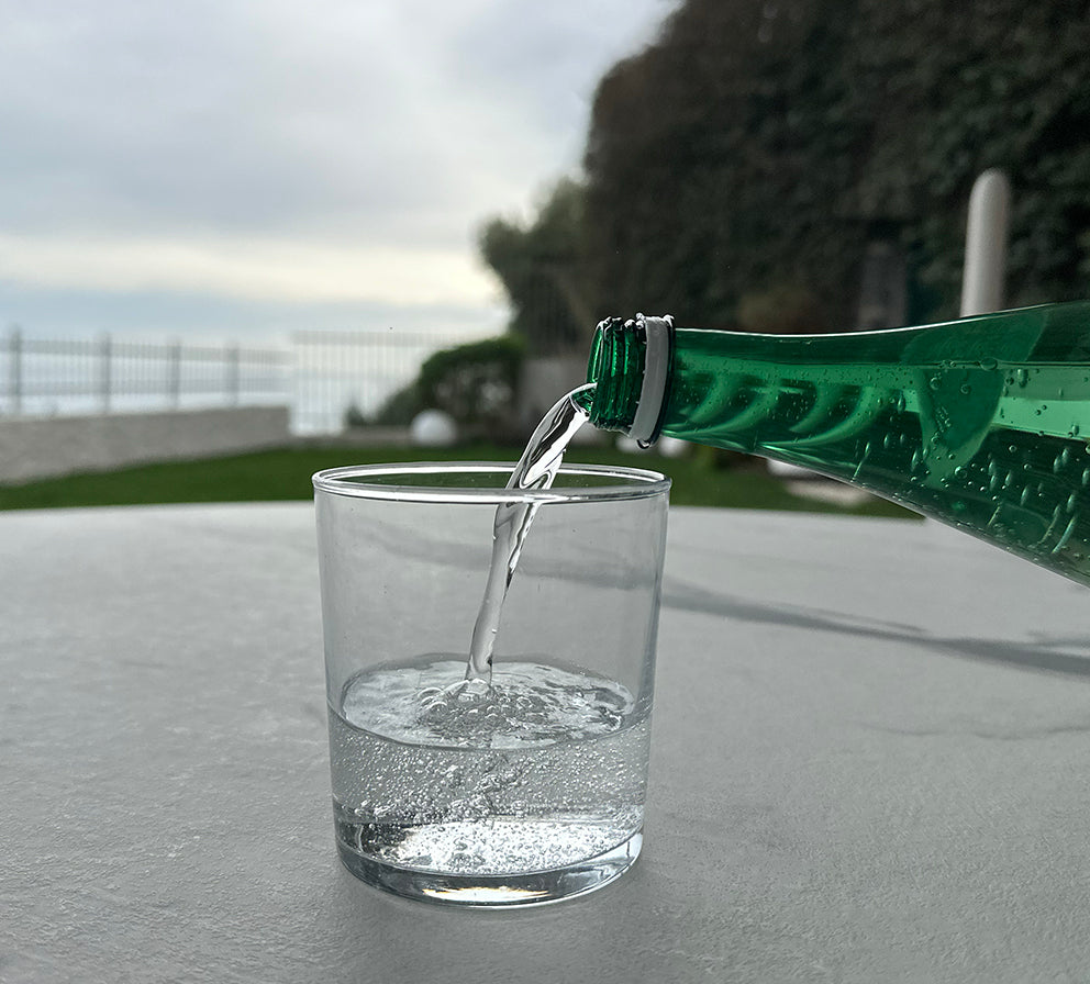 Ist Wasser aus der Flasche wirklich sicherer als Leitungswasser?