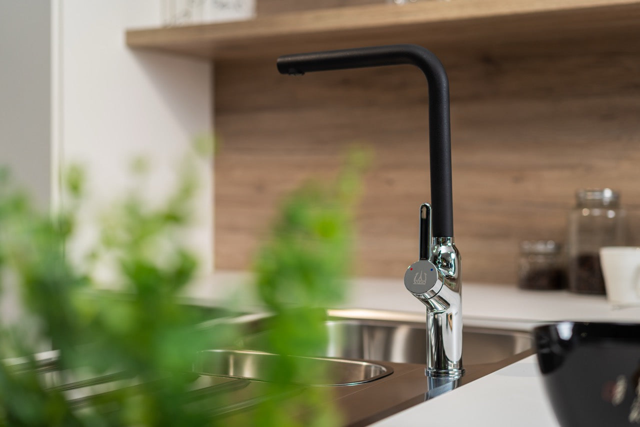 Rubinetto cucina monocomando, BOD, canna a L girevole a 360°, Cromato / Nero Quarzo