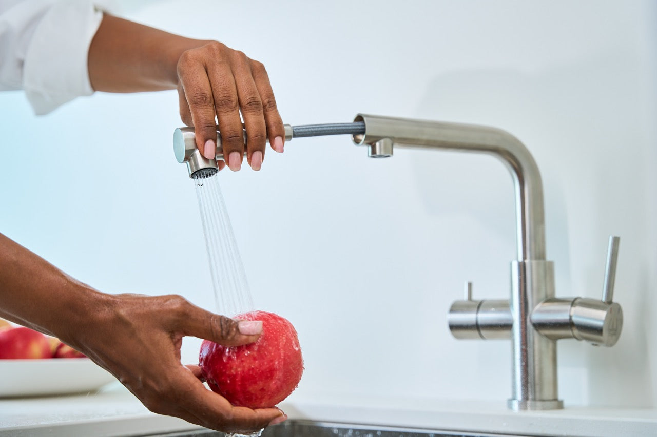 4 Way Kitchen Filter Tap in Solid STAINLESS STEEL, with swivel spout and pull-out extractable Spray, Brushed