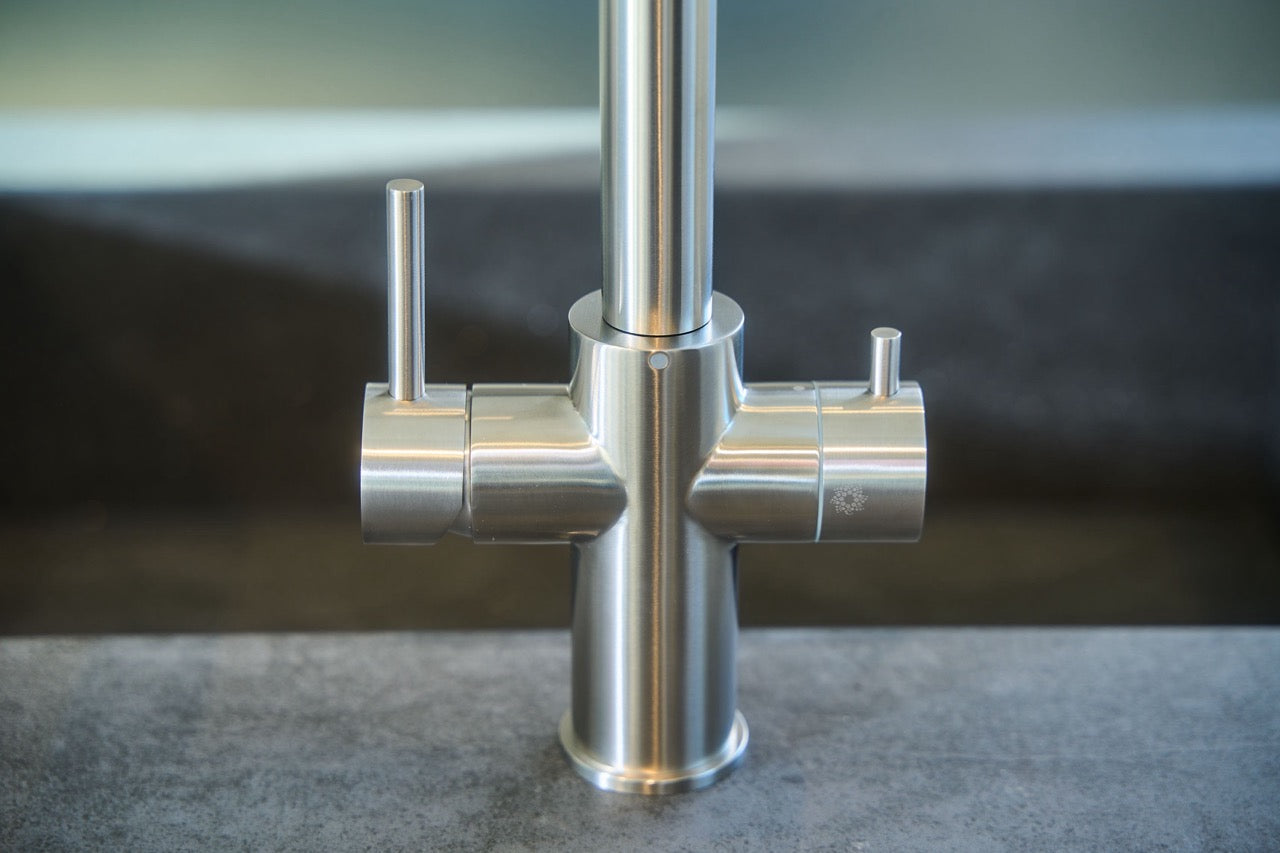 5 Way Kitchen Filter Tap in Solid STAINLESS STEEL, with 360° swivel spout and 2-jets removable Spray, Brushed / Blue - Short version 47CM