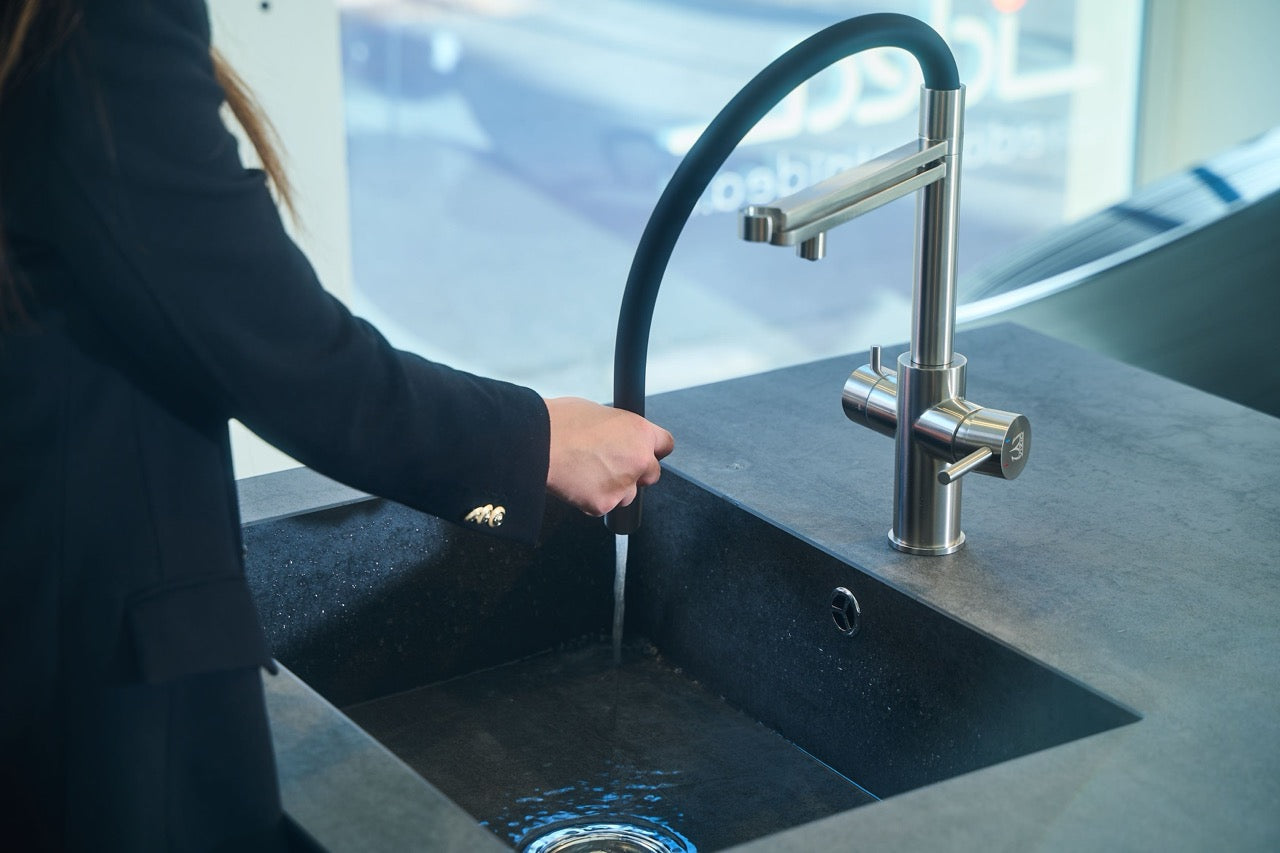 5 Way Kitchen Filter Tap in Solid STAINLESS STEEL, with 360° swivel spout and 2-jets removable Spray, Brushed / Black